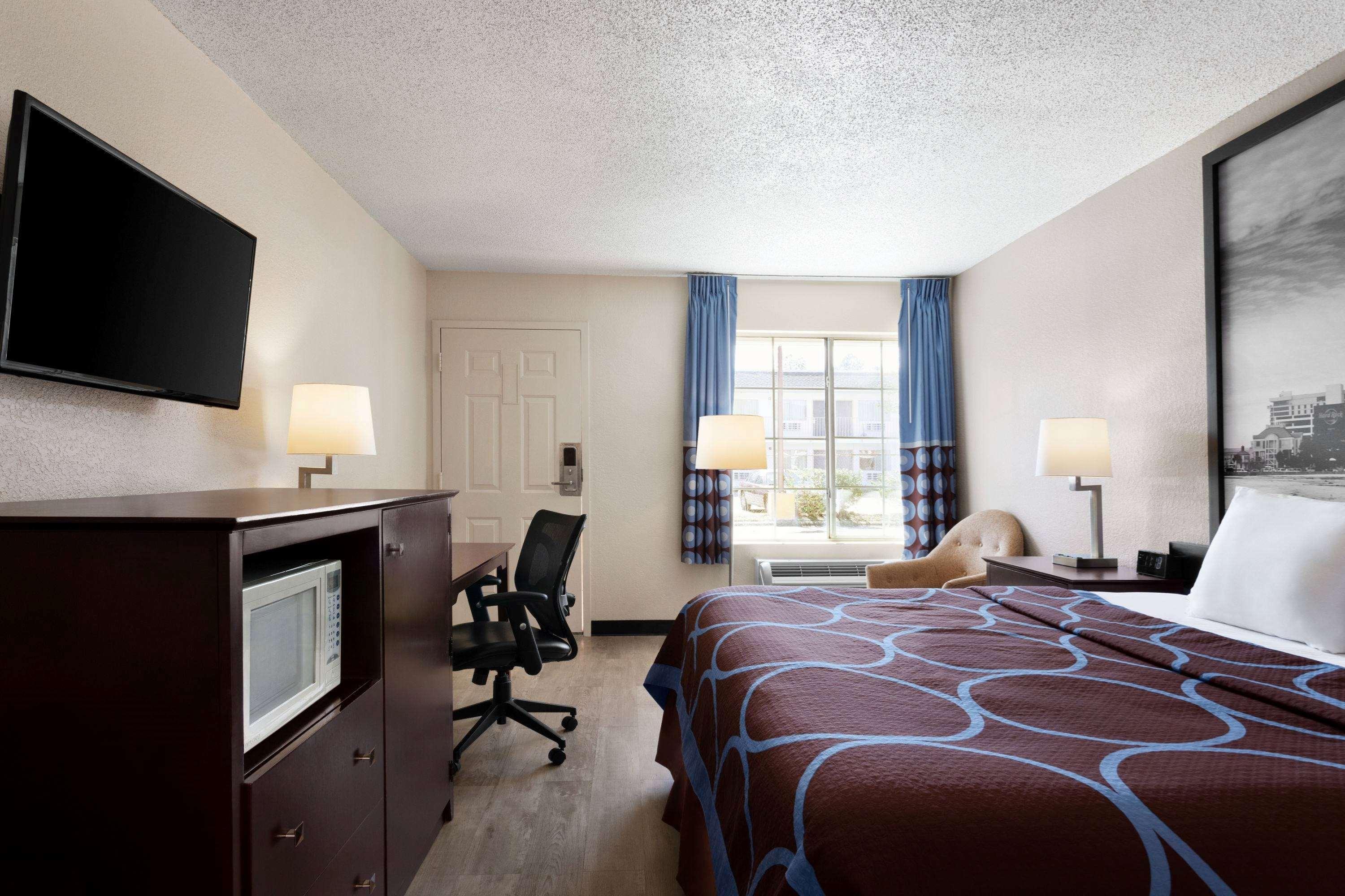 Motel Super 8 By Wyndham Gulfport Biloxi Airport Exterior foto